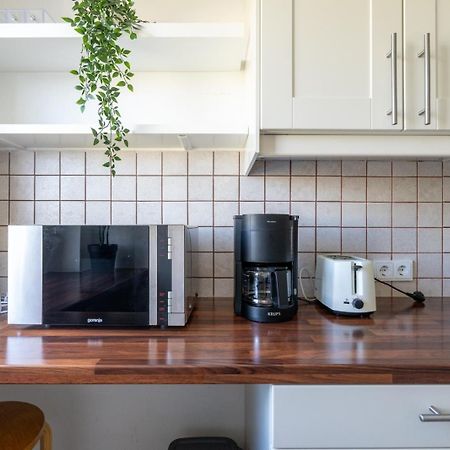 Two Bedrooms - 85 Squaremeters - 4 Min To U6 Dresdner Str Wenen Buitenkant foto