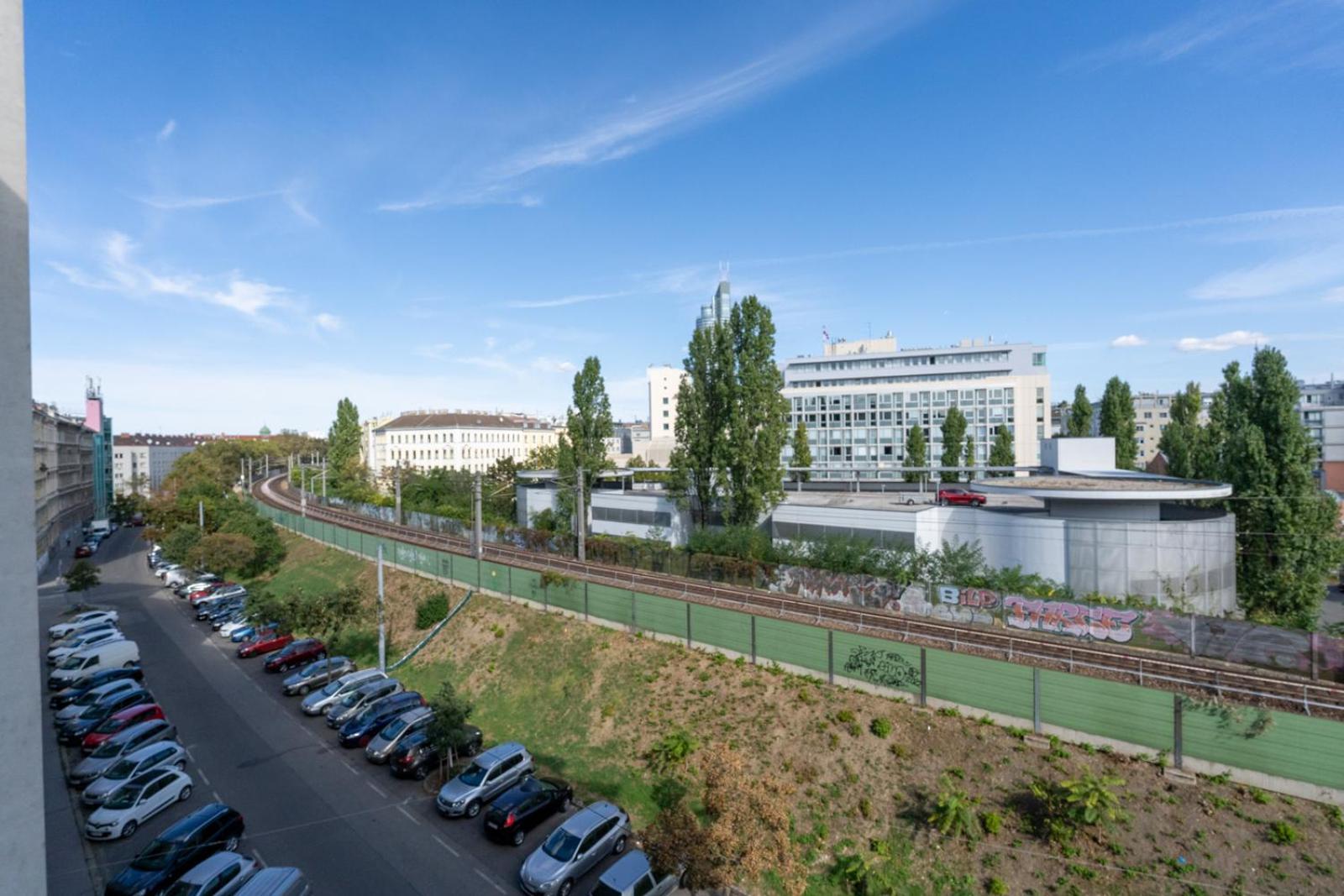 Two Bedrooms - 85 Squaremeters - 4 Min To U6 Dresdner Str Wenen Buitenkant foto