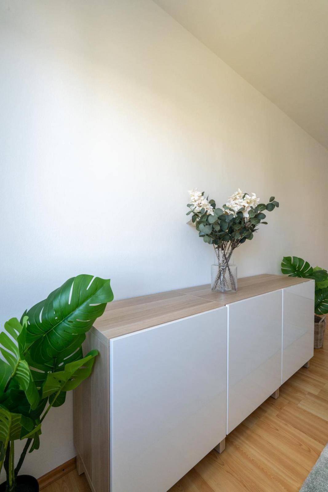 Two Bedrooms - 85 Squaremeters - 4 Min To U6 Dresdner Str Wenen Buitenkant foto