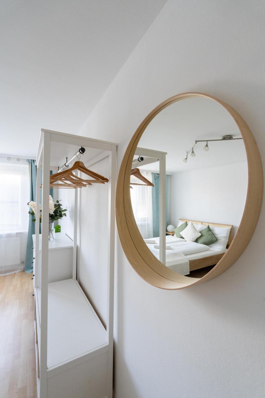Two Bedrooms - 85 Squaremeters - 4 Min To U6 Dresdner Str Wenen Buitenkant foto