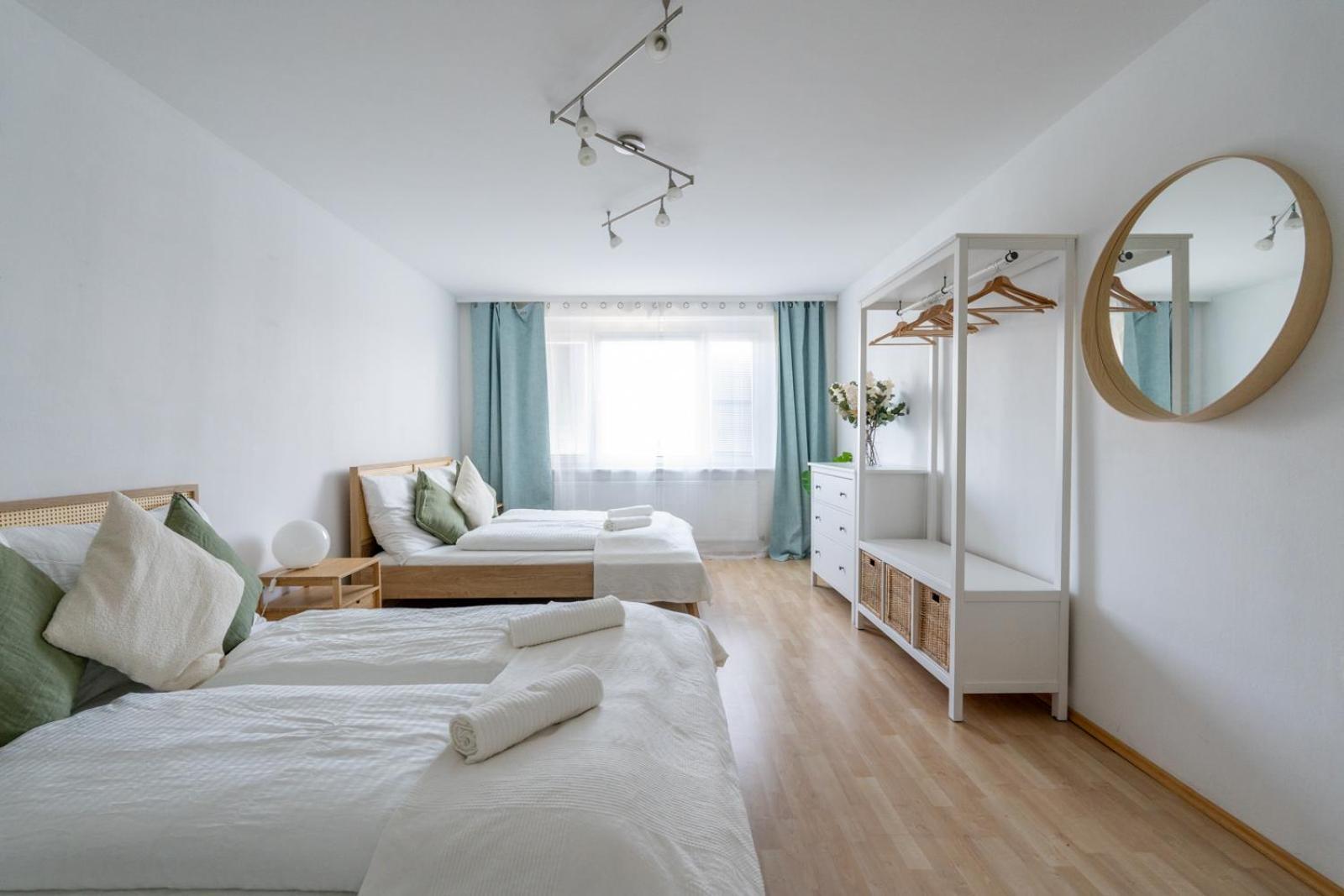 Two Bedrooms - 85 Squaremeters - 4 Min To U6 Dresdner Str Wenen Buitenkant foto