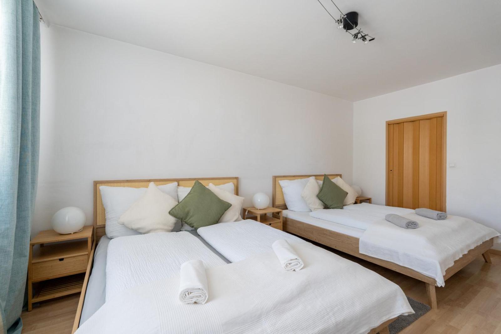 Two Bedrooms - 85 Squaremeters - 4 Min To U6 Dresdner Str Wenen Buitenkant foto