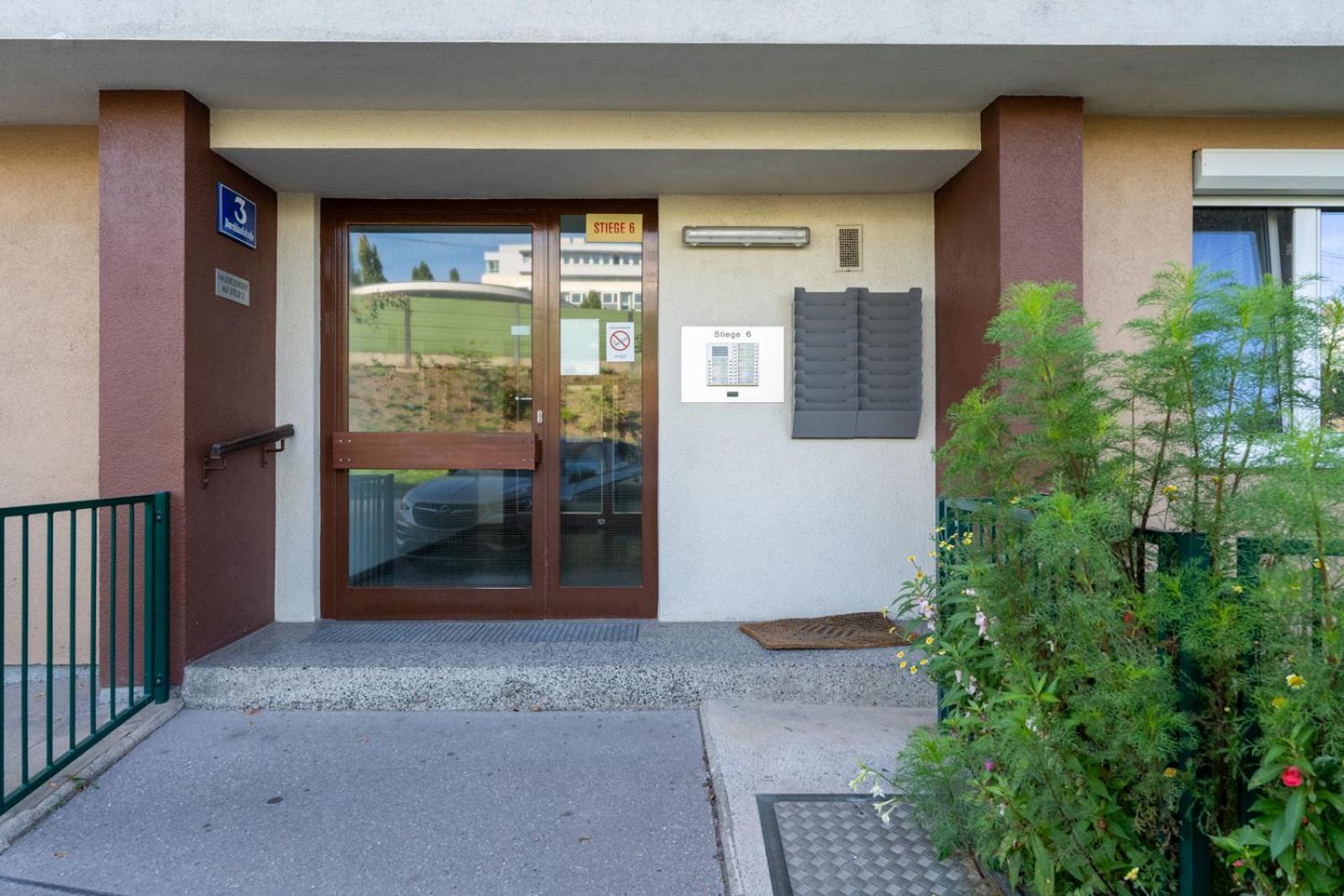 Two Bedrooms - 85 Squaremeters - 4 Min To U6 Dresdner Str Wenen Buitenkant foto