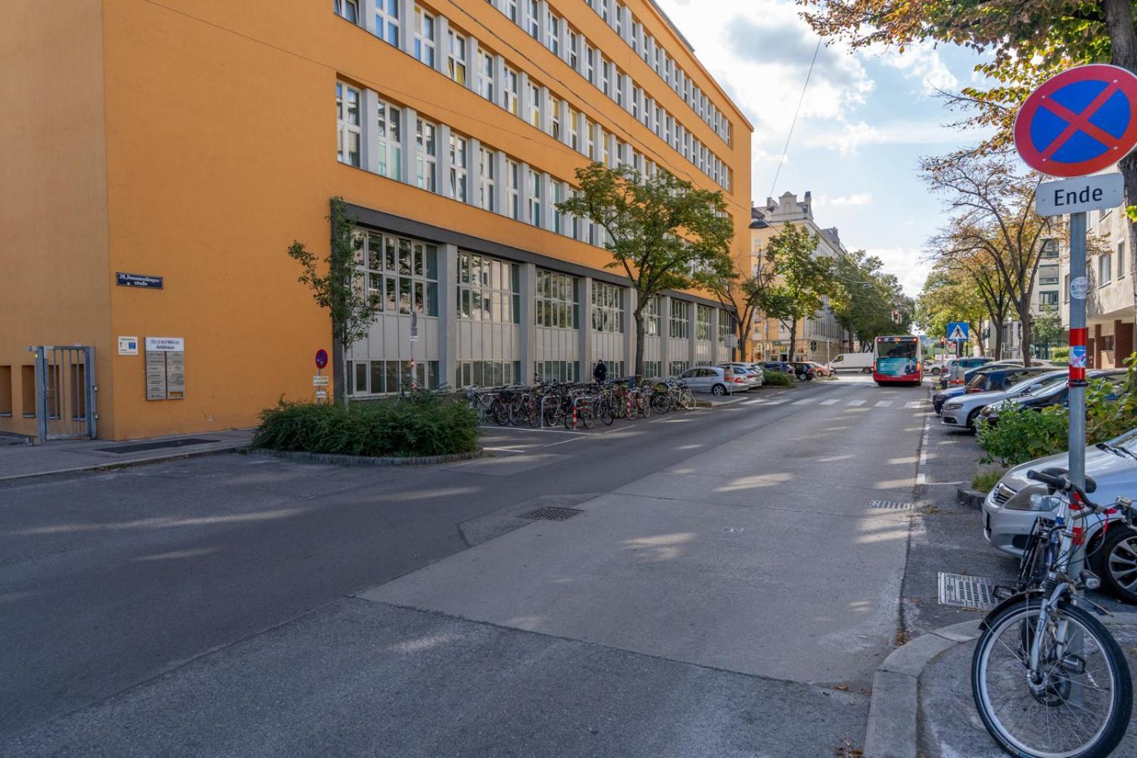 Two Bedrooms - 85 Squaremeters - 4 Min To U6 Dresdner Str Wenen Buitenkant foto
