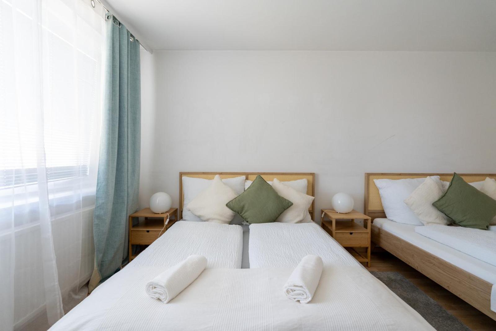 Two Bedrooms - 85 Squaremeters - 4 Min To U6 Dresdner Str Wenen Buitenkant foto