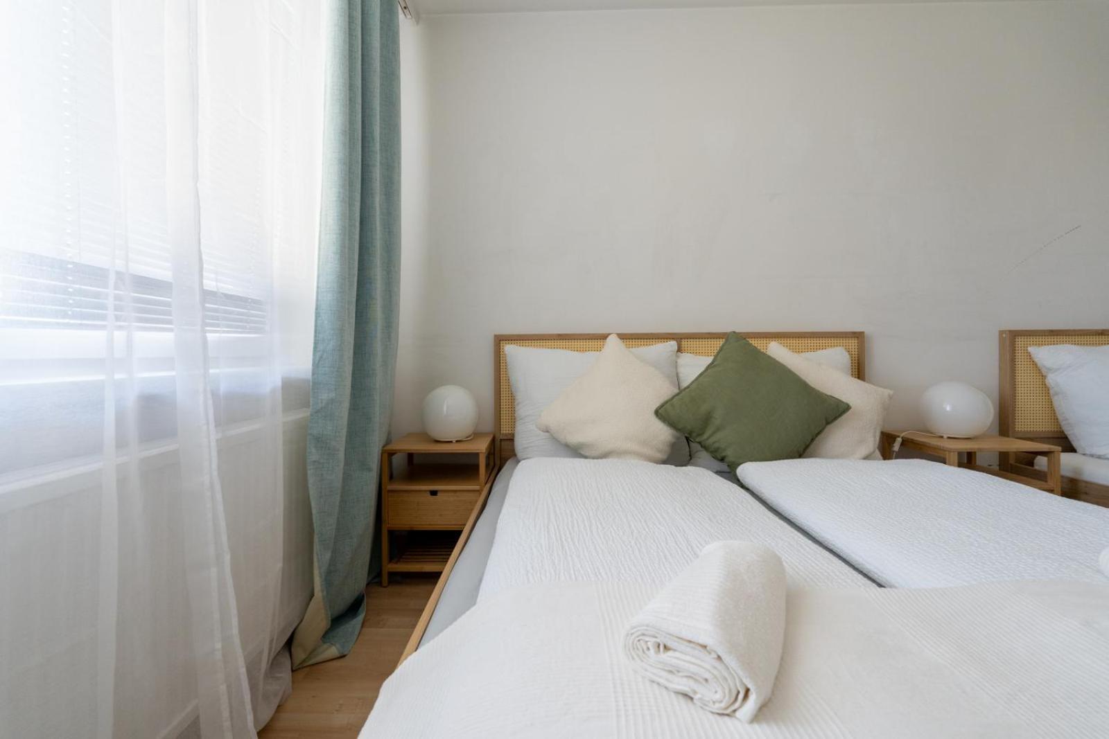 Two Bedrooms - 85 Squaremeters - 4 Min To U6 Dresdner Str Wenen Buitenkant foto