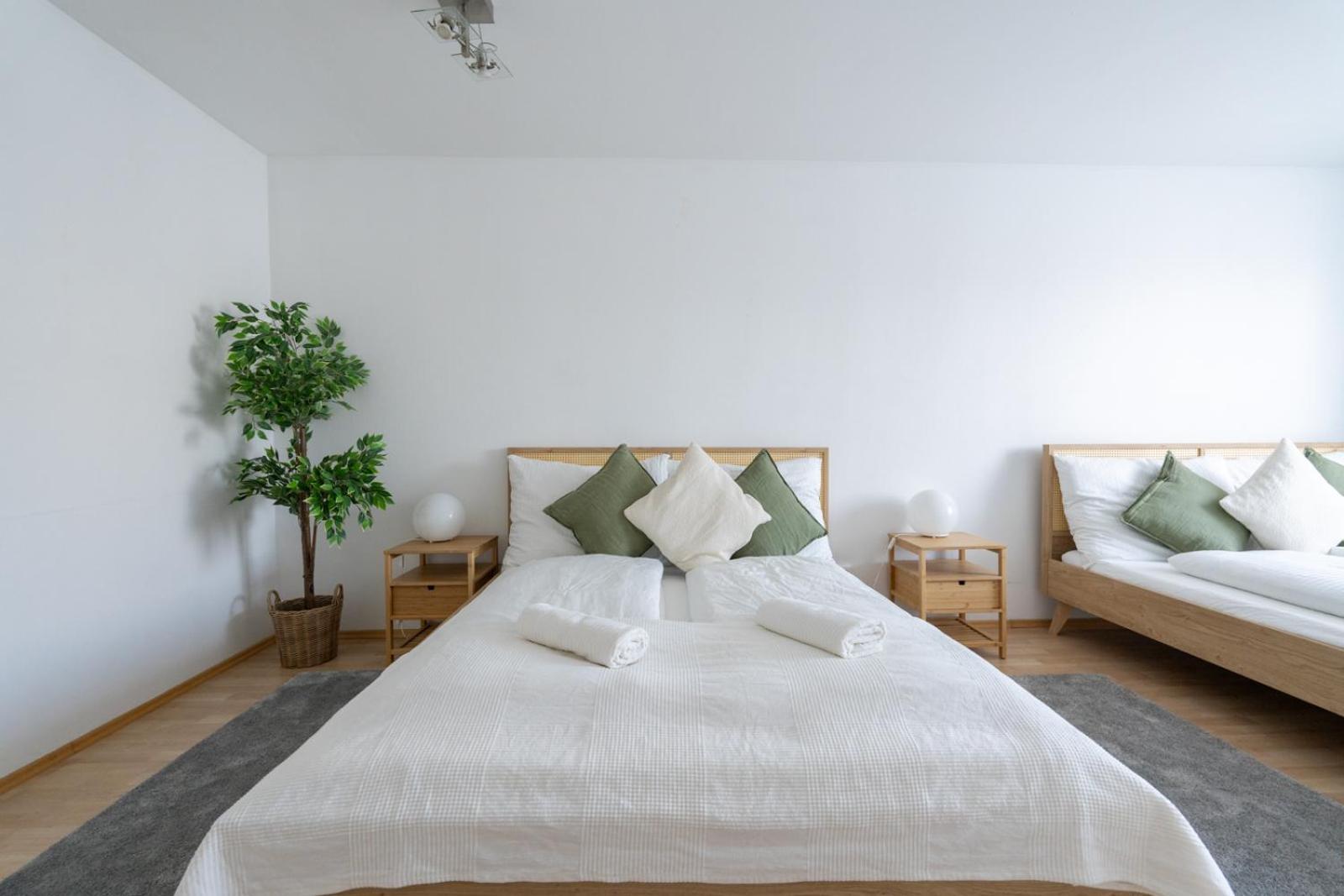 Two Bedrooms - 85 Squaremeters - 4 Min To U6 Dresdner Str Wenen Buitenkant foto